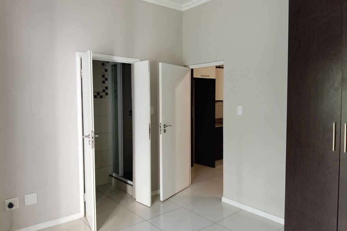 *Luxury 1 Bedroom Apartment in Urban Park, Umhlanga* - Photo 4