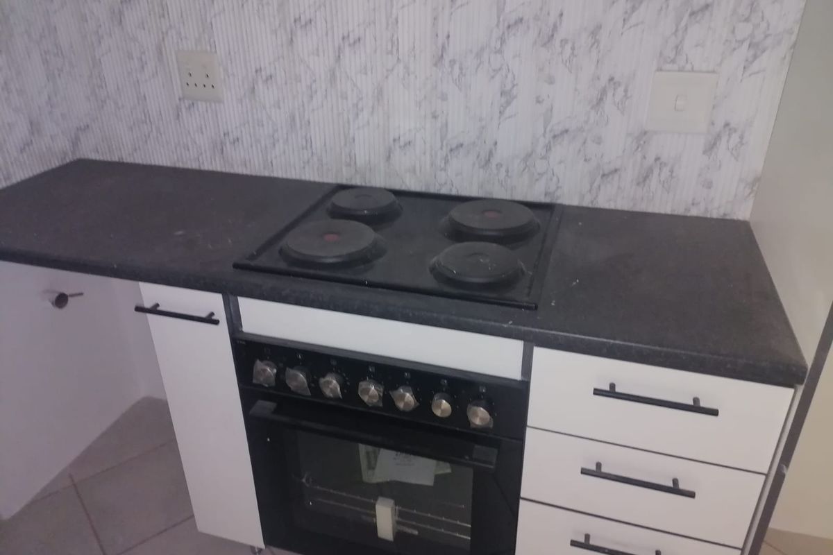 2-Bedroom Duplex for Sale –580 000! - Photo 3