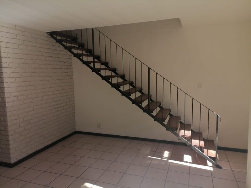 2-Bedroom Duplex for Sale –580 000! - Photo 10