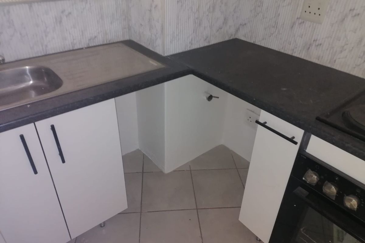 2-Bedroom Duplex for Sale –580 000! - Photo 2