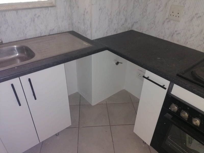 2-Bedroom Duplex for Sale –580 000! - Photo 2