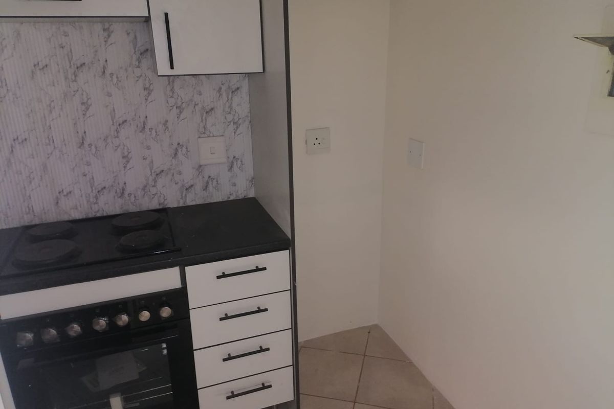 2-Bedroom Duplex for Sale –580 000! - Photo 5