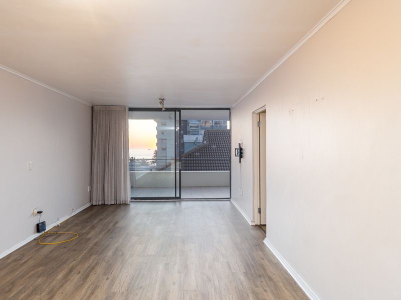 Spacious Unfurnished 2 bedroom 2 Bathroom for Rent In Sea Point - Photo 4