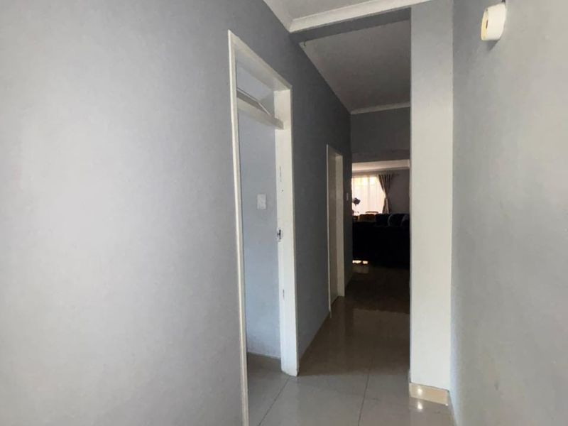 This inviting and well-maintained home located in Newlands East. - Photo 10