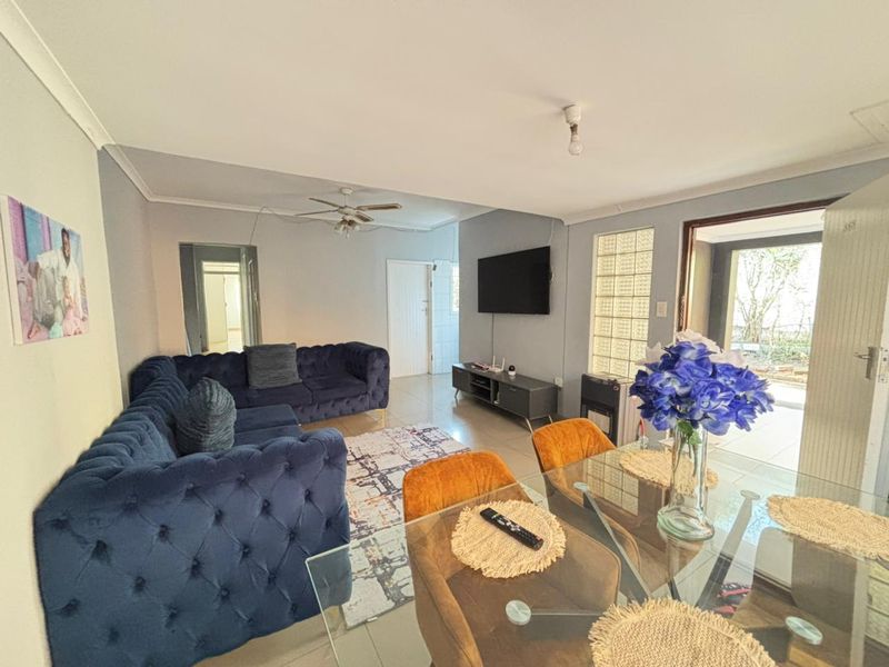 This inviting and well-maintained home located in Newlands East. - Photo 4