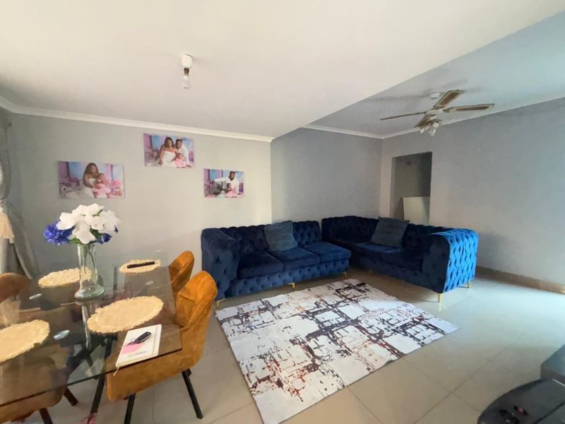 This inviting and well-maintained home located in Newlands East. - Photo 6
