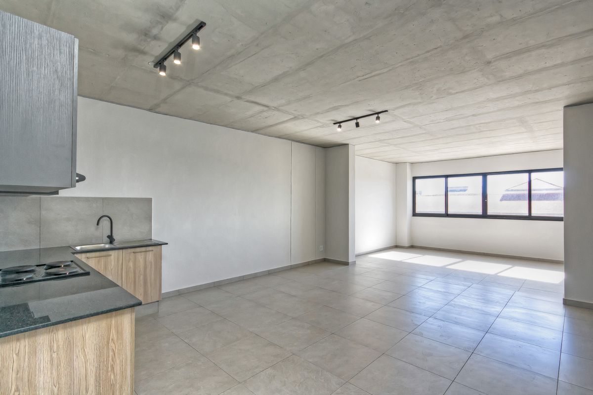 95 sqm One bed ENSUITE PENTHOUSE LIVING... - Photo 4