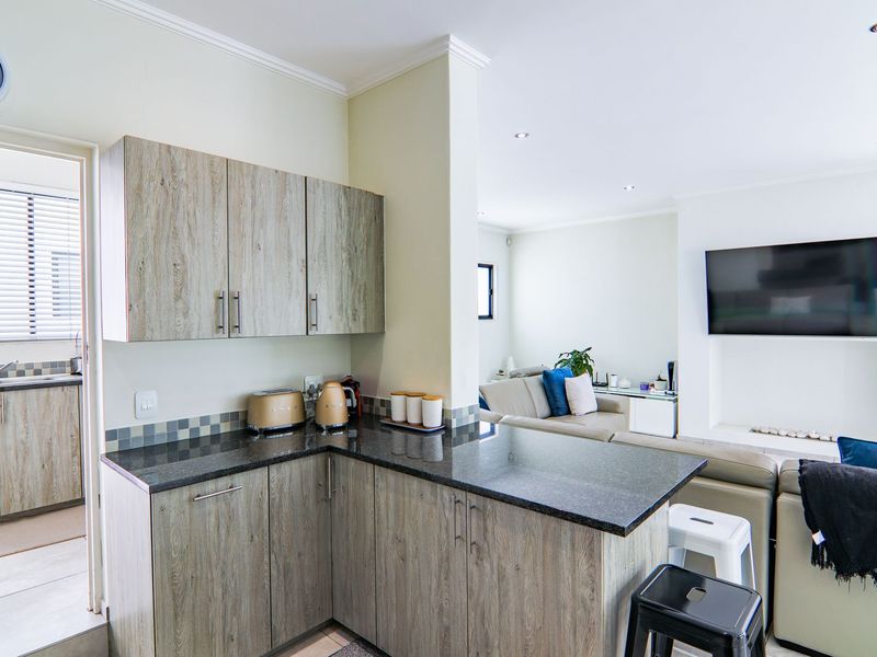 Modern 3 Bed - luxury lifestyle Home - Photo 10
