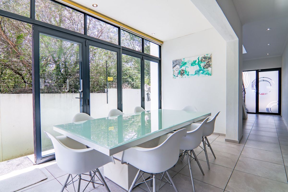 Modern 3 Bed - luxury lifestyle Home - Photo 5