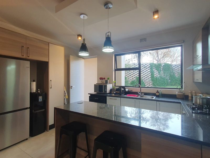 Modern Ground Floor Apartment - Photo 5