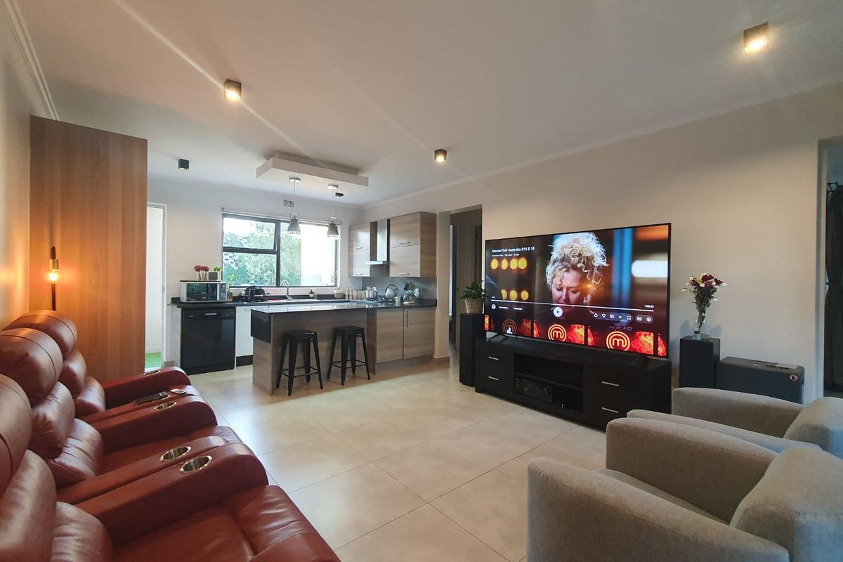 Modern Ground Floor Apartment - Photo 2