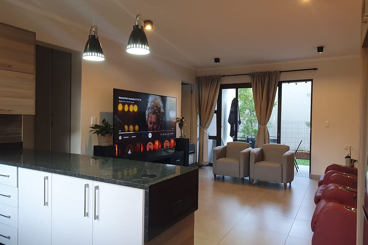 Modern Ground Floor Apartment - Photo 4