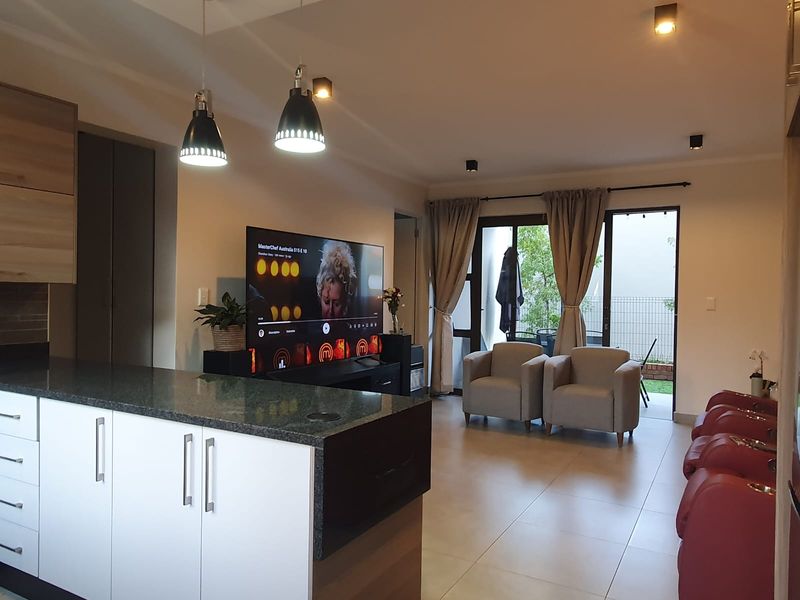 Modern Ground Floor Apartment - Photo 4