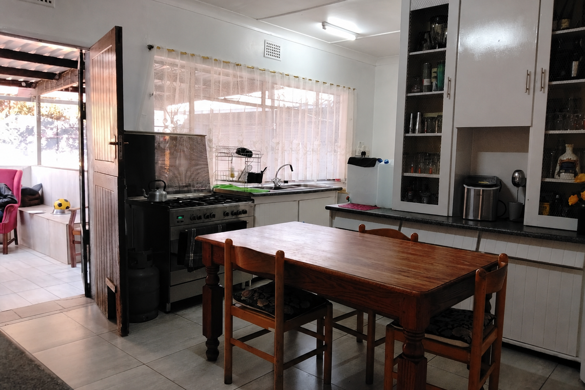 5 Bedroom House with a flat for sale in Dalpark - Photo 2