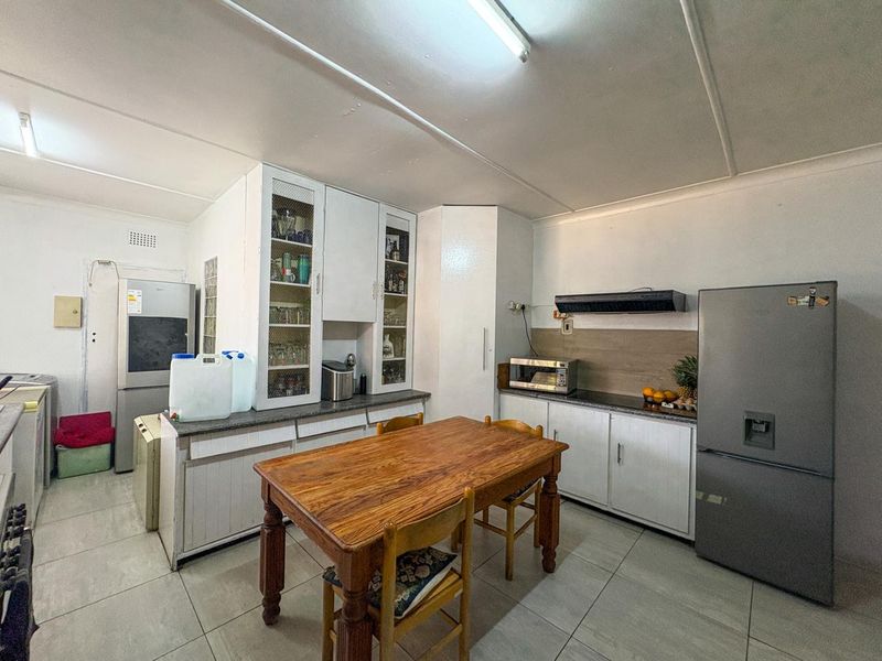 5 Bedroom House with flatlet for sale in Dalpark - Photo 5