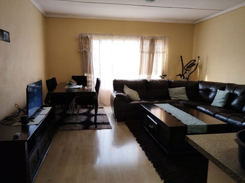 2 Bedroom Apartment for sale - Photo 6