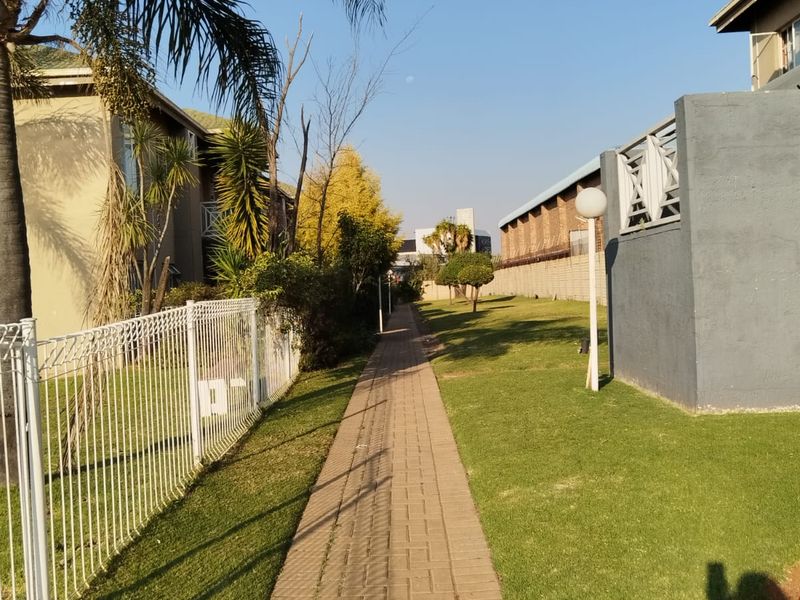2 Bedroom Apartment for sale - Photo 5
