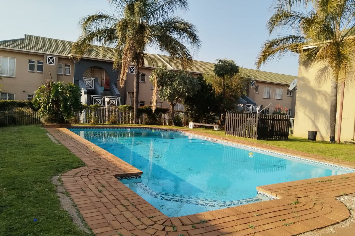 2 Bedroom Apartment for sale - Photo 2