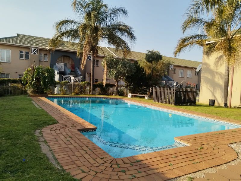 2 Bedroom Apartment for sale - Photo 2