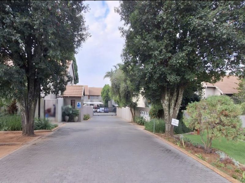 Your Ideal Starter Home Or Investment, 1st Floor Living in a Beautiful Complex - Photo 1