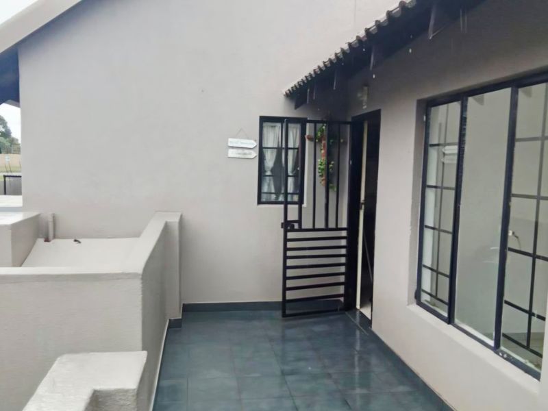 Your Ideal Starter Home Or Investment, 1st Floor Living in a Beautiful Complex - Photo 10