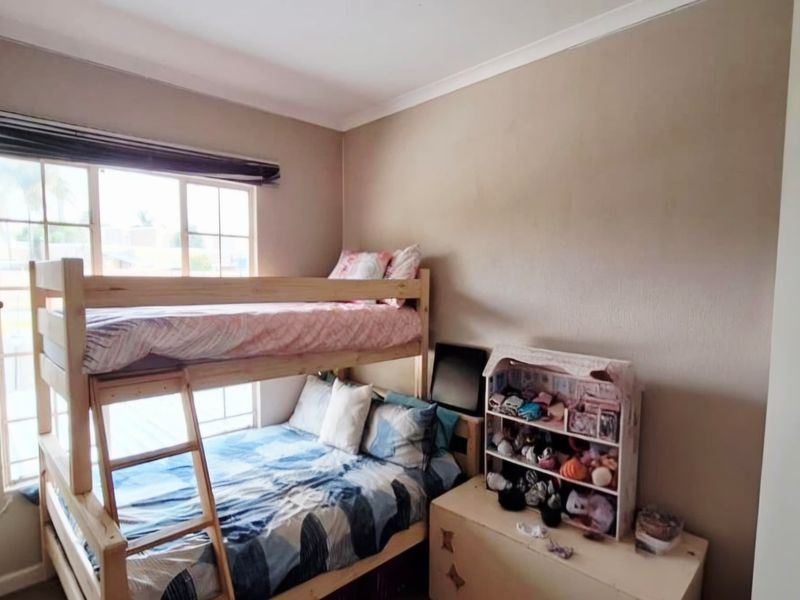 Your Ideal Starter Home Or Investment, 1st Floor Living in a Beautiful Complex - Photo 8
