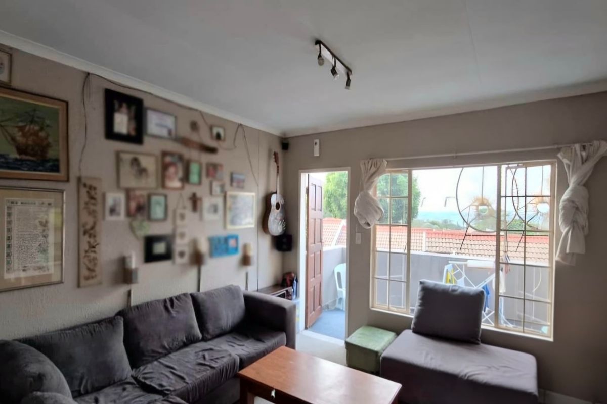 Your Ideal Starter Home Or Investment, 1st Floor Living in a Beautiful Complex - Photo 4
