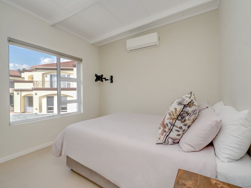 SET IN THE WELL KNOWN EAGLE CANYON GOLF ESTATE - Photo 10