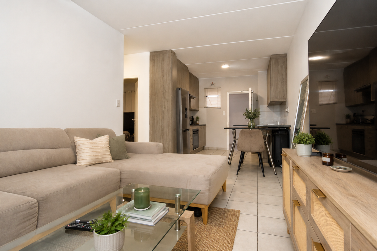 2 Bedroom Ground floor apartment with a large, private garden - Photo 4
