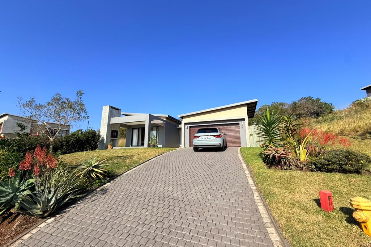 Stunning 4 Bedroom house in Palm Lakes - Photo 4