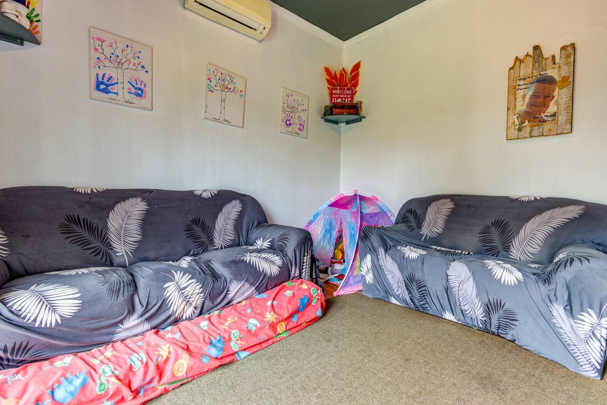 3-Bedroom Family Home with Flatlet & Swimming Pool in Gerdview, Germiston - Photo 5