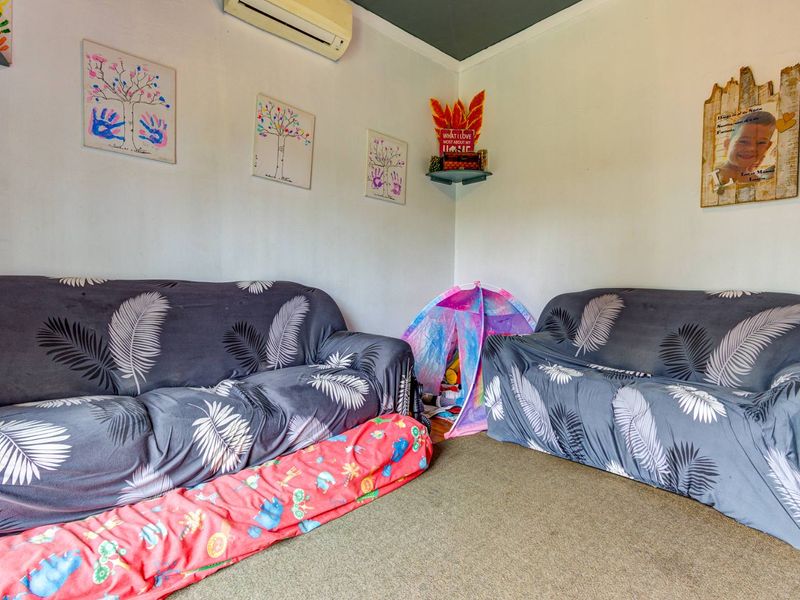 3-Bedroom Family Home with Flatlet & Swimming Pool in Gerdview, Germiston - Photo 5