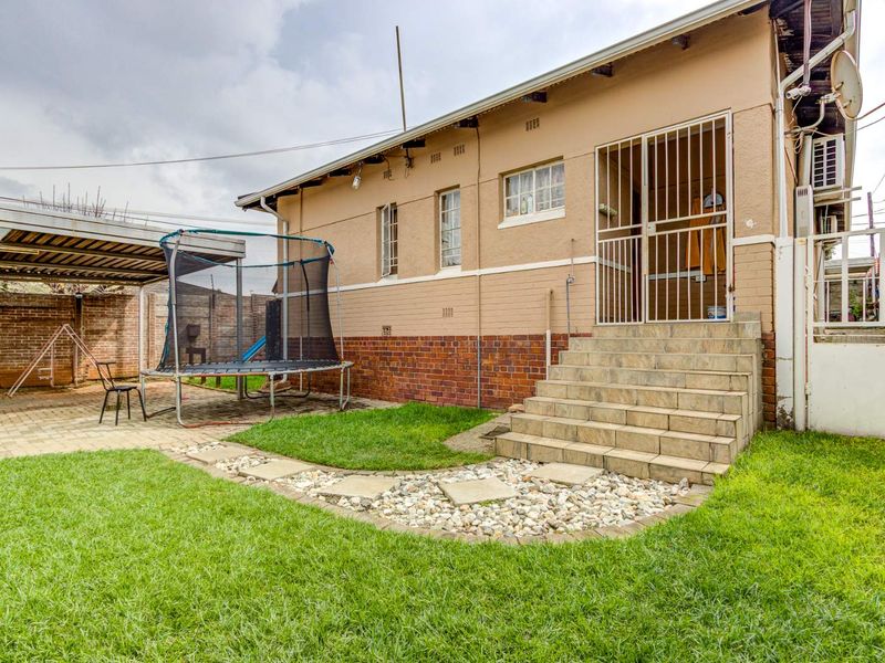 3-Bedroom Family Home with Flatlet & Swimming Pool in Gerdview, Germiston - Photo 3