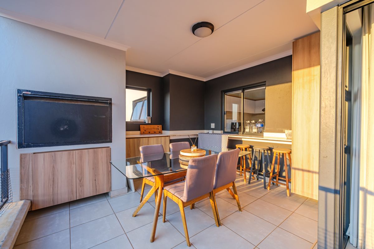 Beautiful Family home located in Ballito Hills - Photo 4