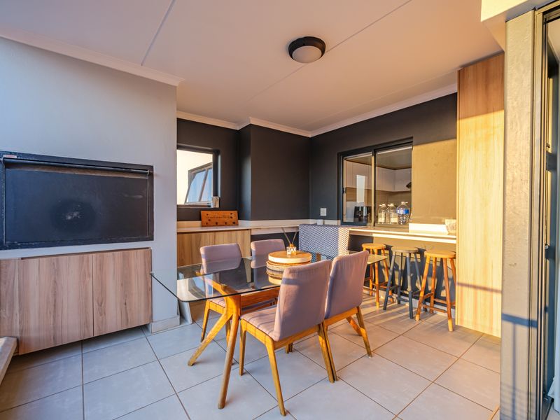 Beautiful Family home located in Ballito Hills - Photo 4