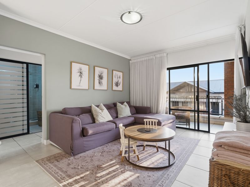 Beautiful Family home located in Ballito Hills - Photo 10
