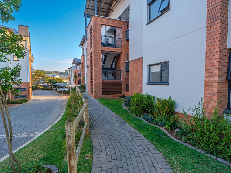 Beautiful Family home located in Ballito Hills - Photo 2