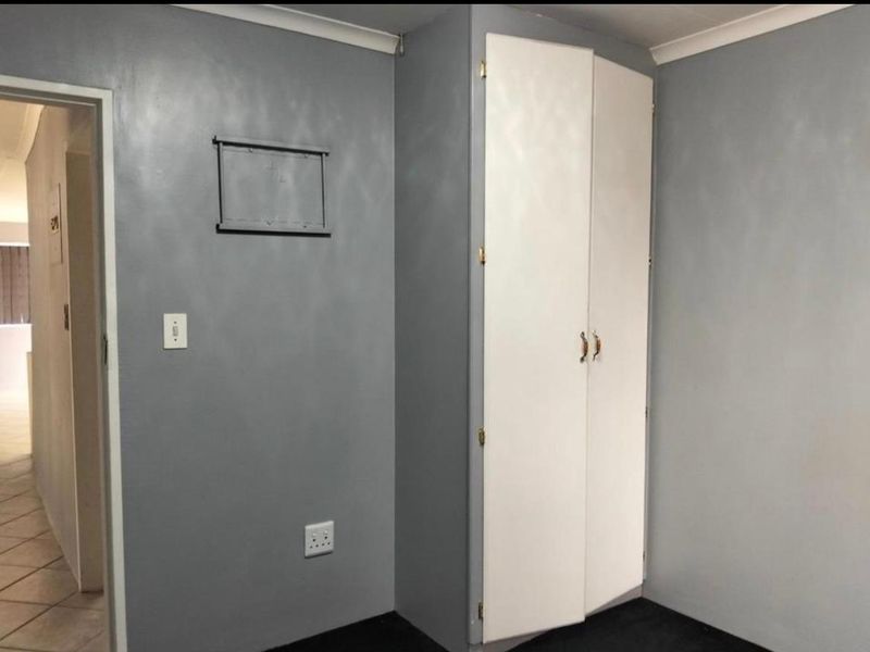 2 bedroom house for sale - Photo 7
