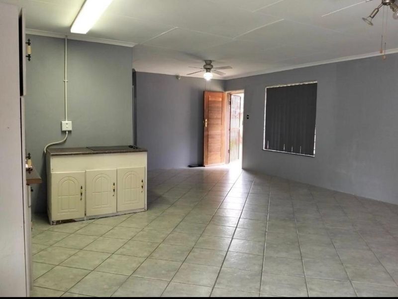 2 bedroom house for sale - Photo 4