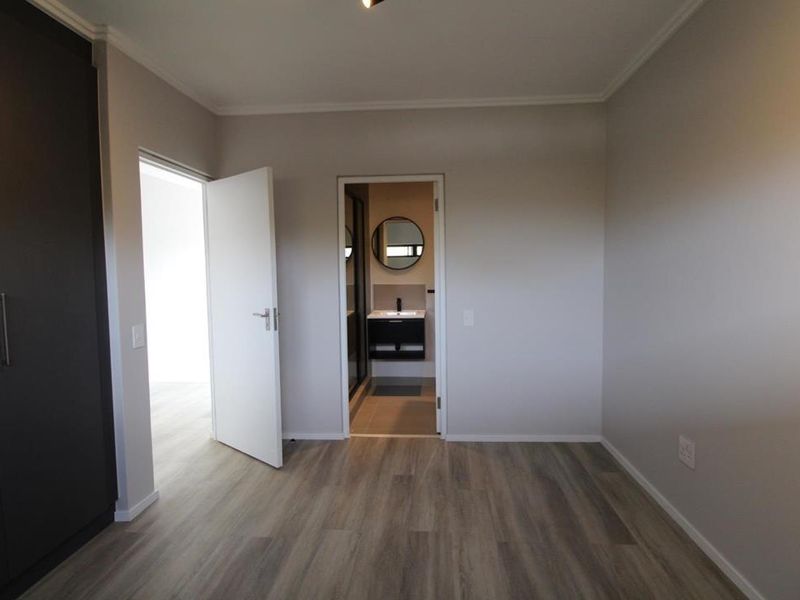 Unfurnished One Bed One Bath for rent in Bryanston - Photo 6