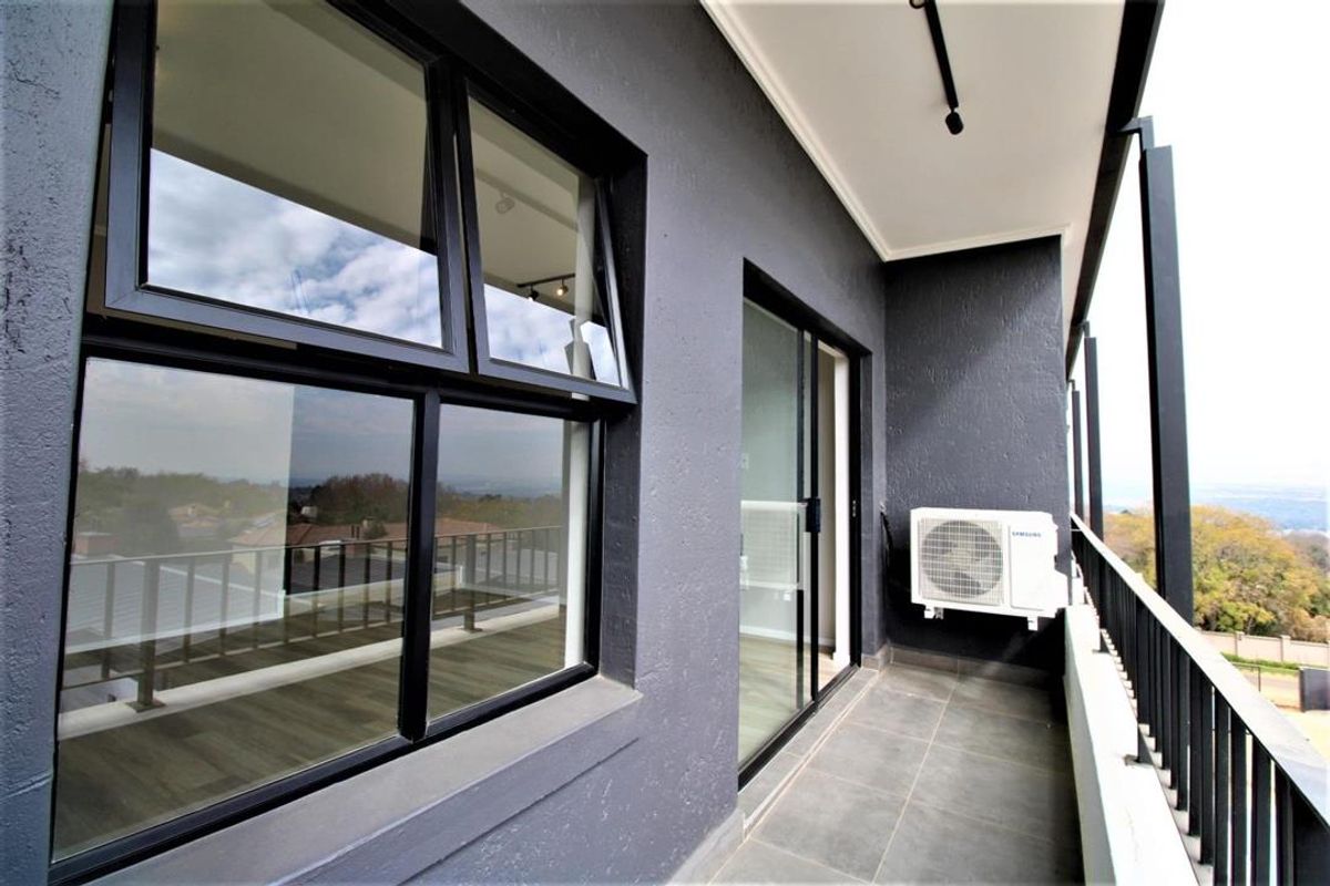 Unfurnished One Bed One Bath for rent in Bryanston - Photo 4