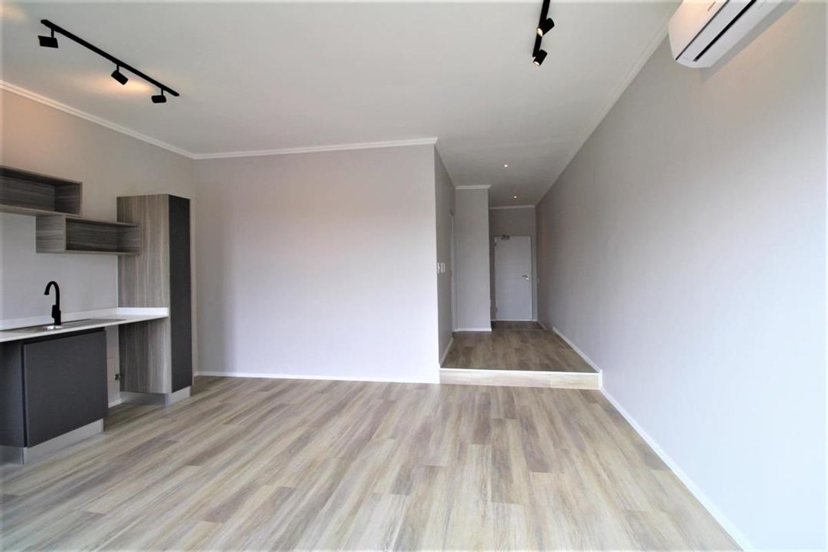 Unfurnished One Bed One Bath for rent in Bryanston - Photo 5
