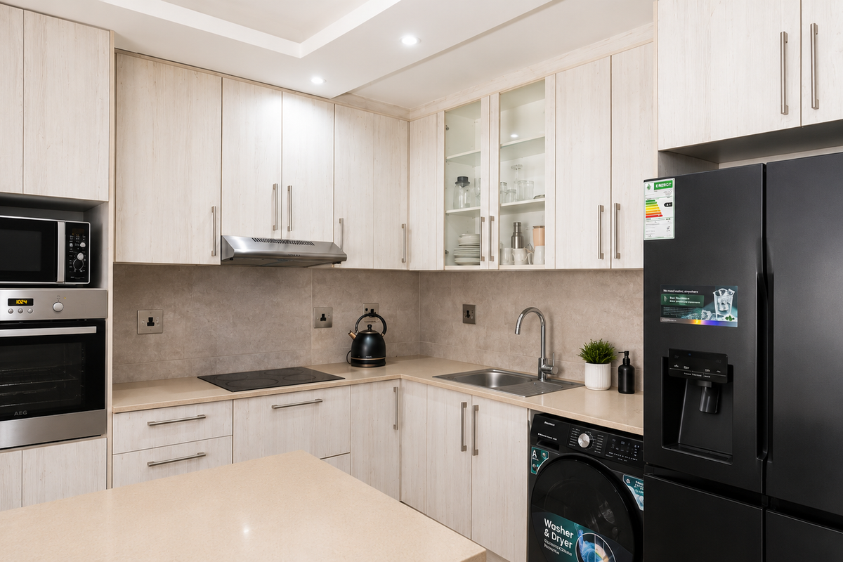 Fully Furnished 3 Bedroom Home in Parklands. - Photo 2