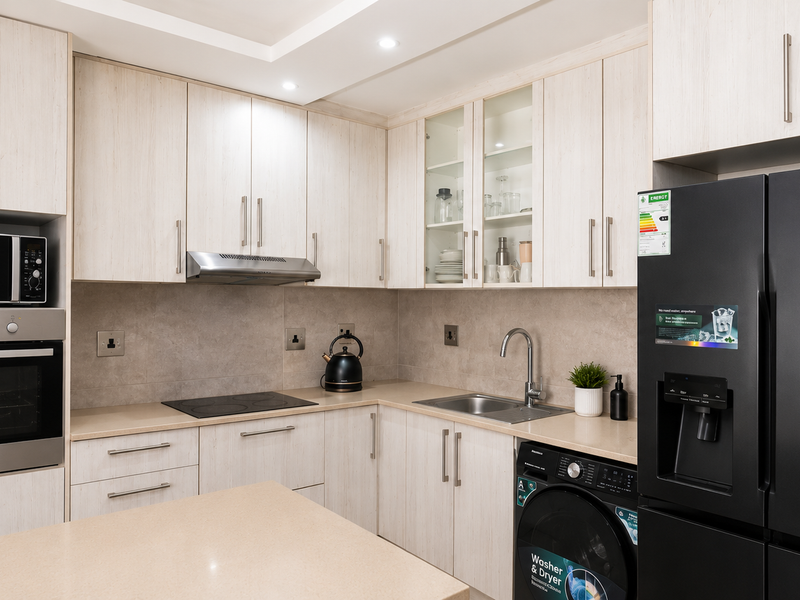 Fully Furnished 3 Bedroom Home in Parklands. - Photo 2