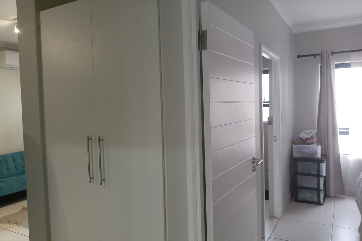 Urban Luxury Awaits | 2-Bed, 2-Bath Apartment to Rent | Umhlanga Ridge Secure - Photo 5