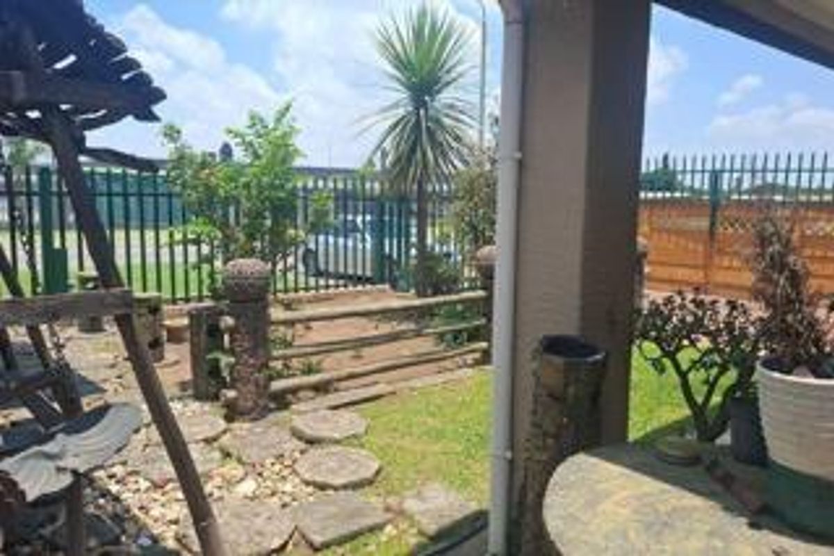 Spacious 4-Bedroom Family Home for Sale in van Dyk Park, Boksburg - Photo 3