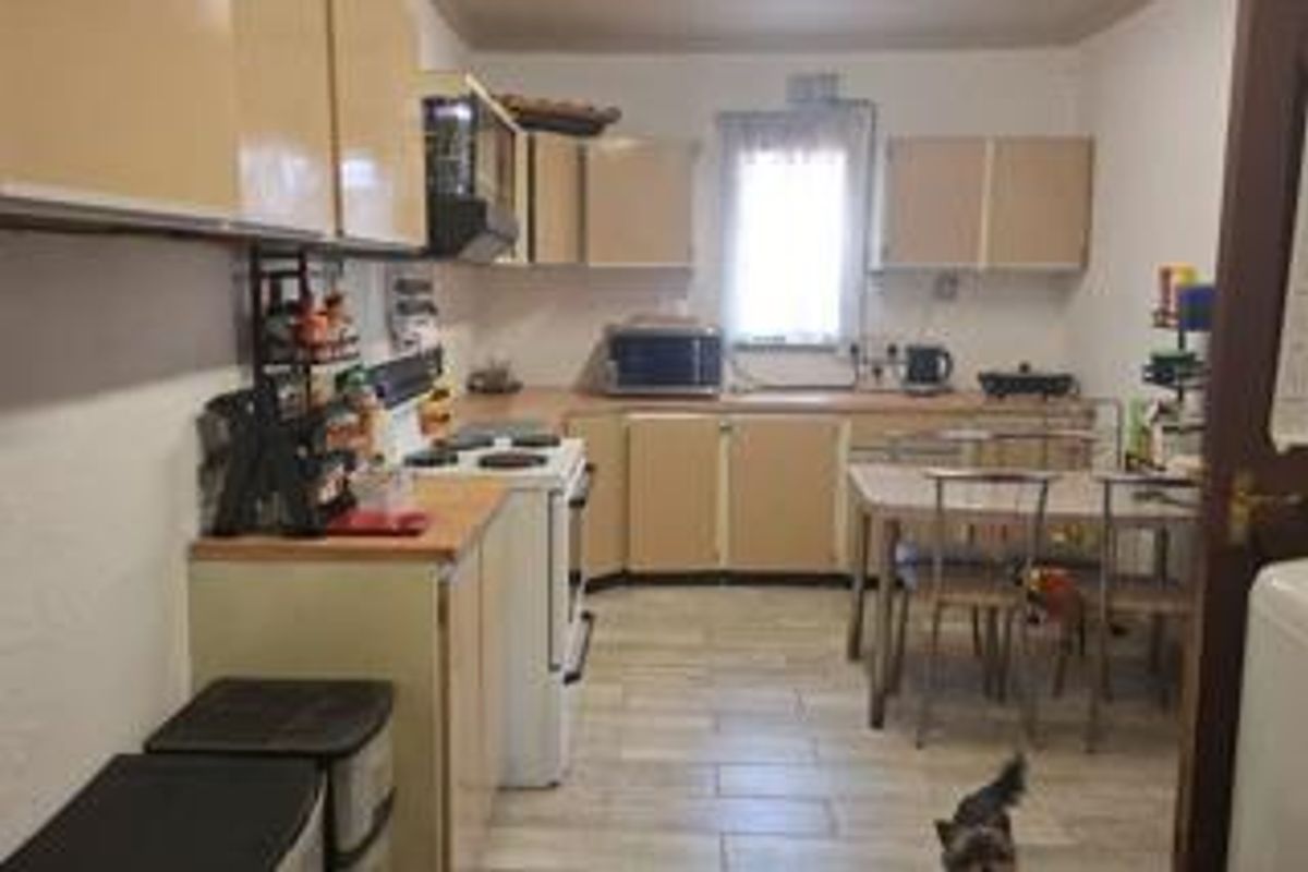 Spacious 4-Bedroom Family Home for Sale in van Dyk Park, Boksburg - Photo 4