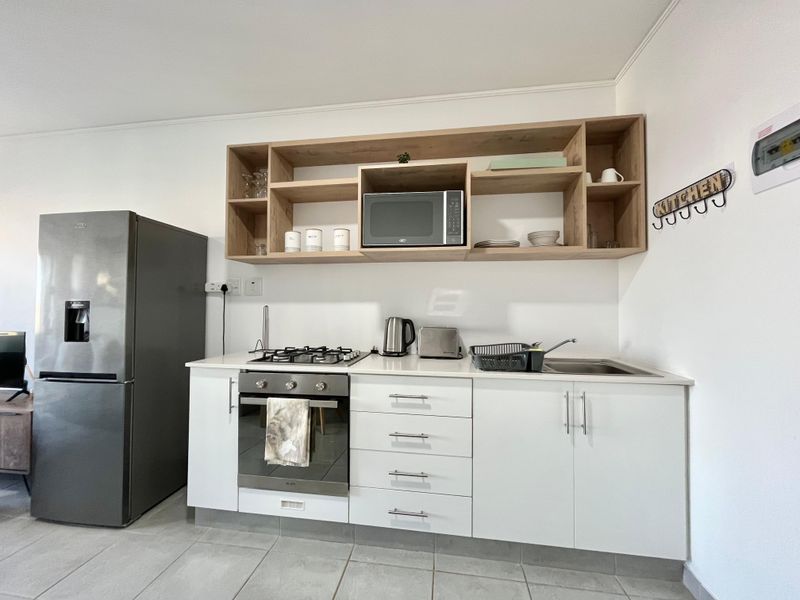 Investment Opportunity | Top-Floor 1-Bedroom Apartment in Sheffield Hills - Photo 3
