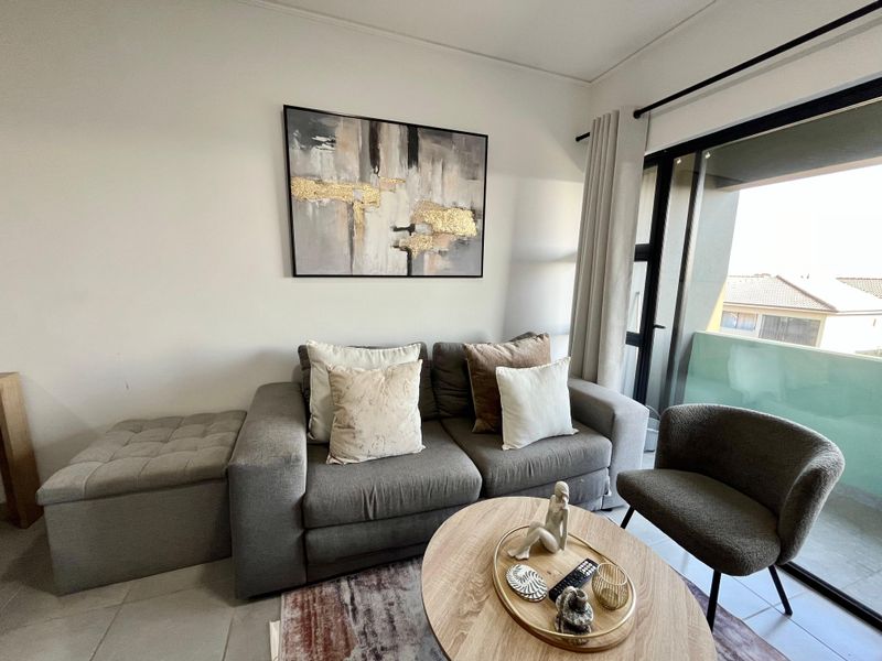 Investment Opportunity | Top-Floor 1-Bedroom Apartment in Sheffield Hills - Photo 1