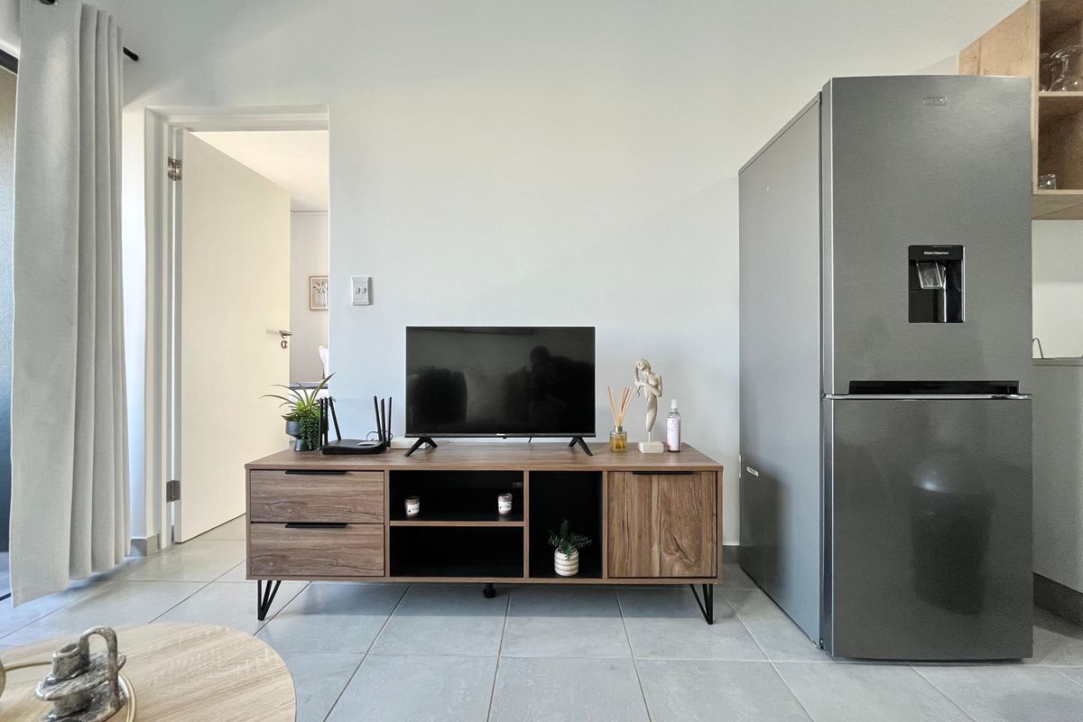 Investment Opportunity | Top-Floor 1-Bedroom Apartment in Sheffield Hills - Photo 4